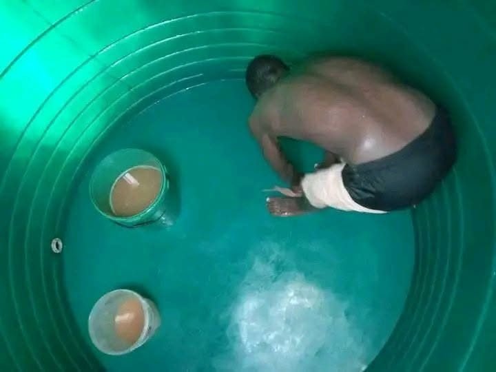 Polytank Washing in Accra